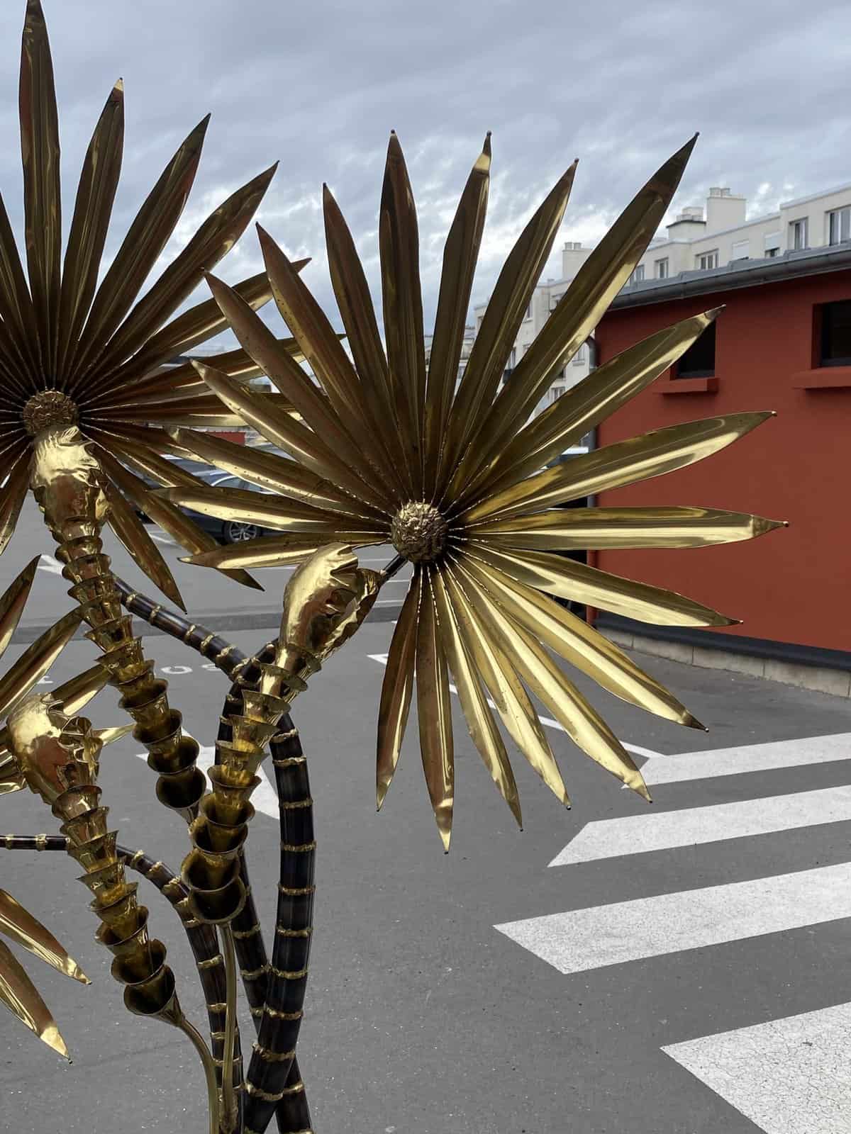 1970′ Lampadaire Palmier Yuka en Laiton Et fer Patiné Maison Jansen 3 Têtes Style Brutaliste – Image 6