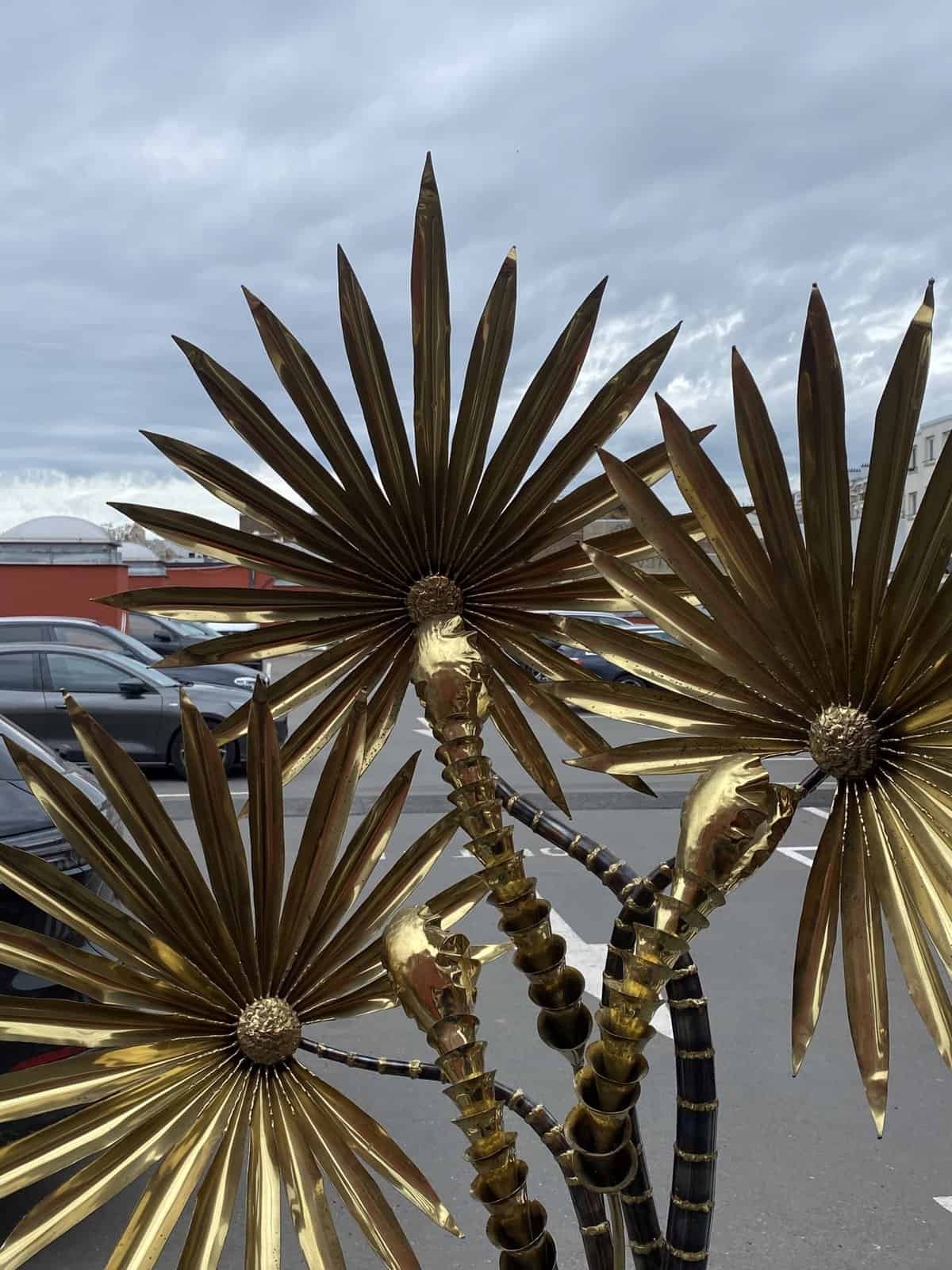 1970′ Lampadaire Palmier Yuka en Laiton Et fer Patiné Maison Jansen 3 Têtes Style Brutaliste – Image 7