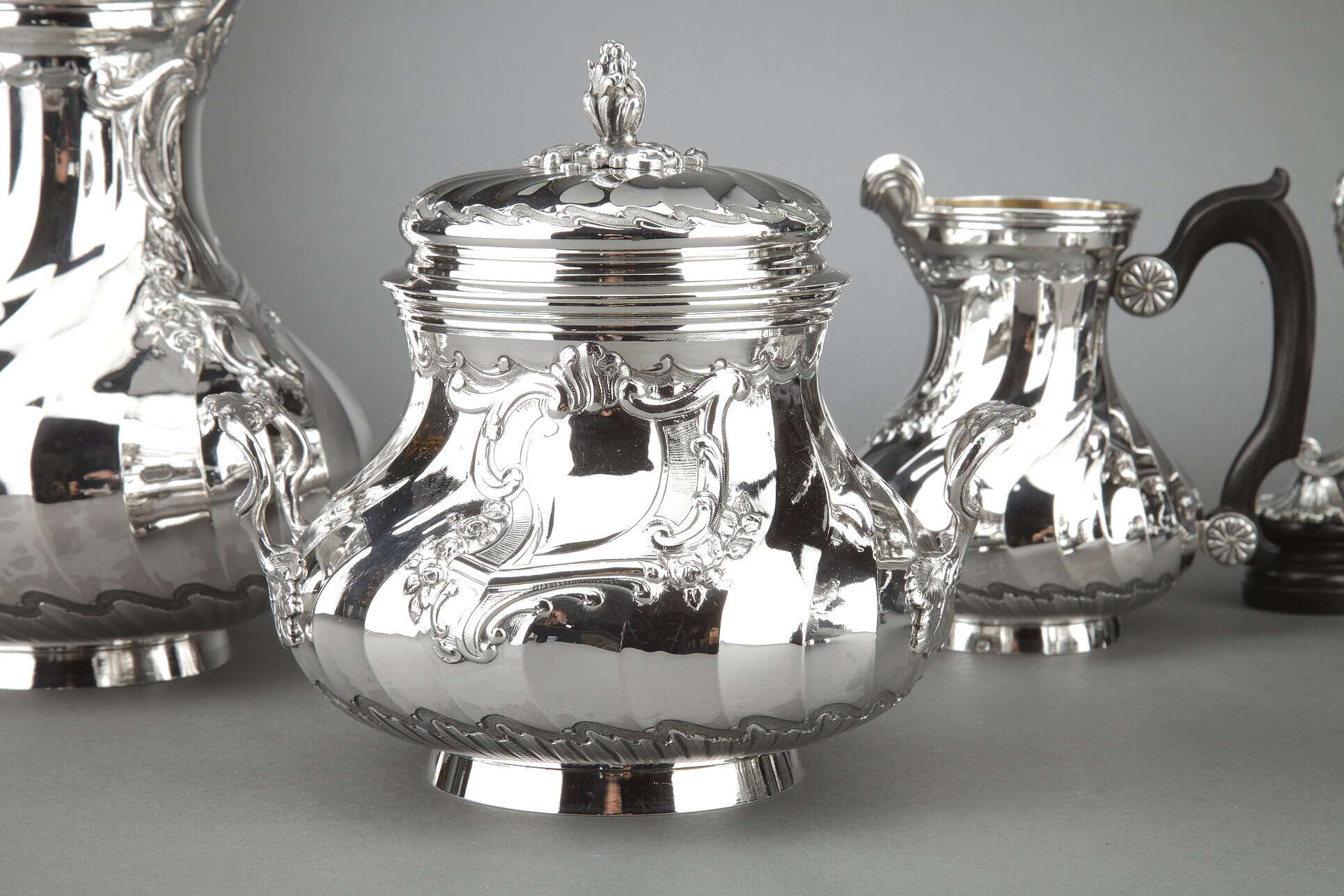 Orfèvre BOIN TABURET – Service Thé/Café 4 pièces en argent massif et son Samovar en métal argenté XIXè – Image 8