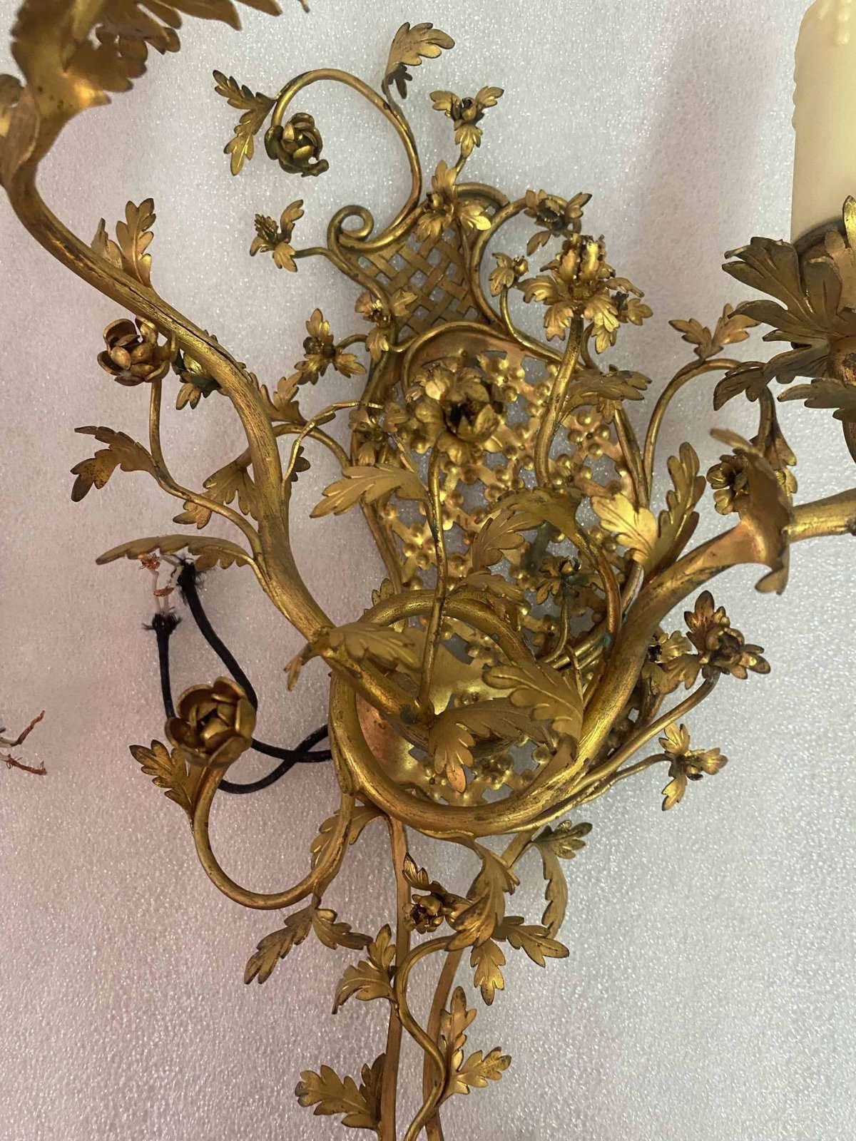 1950 Paire d’Appliques Faisant Pendant En Bronze Doré De Style LXV – Image 7