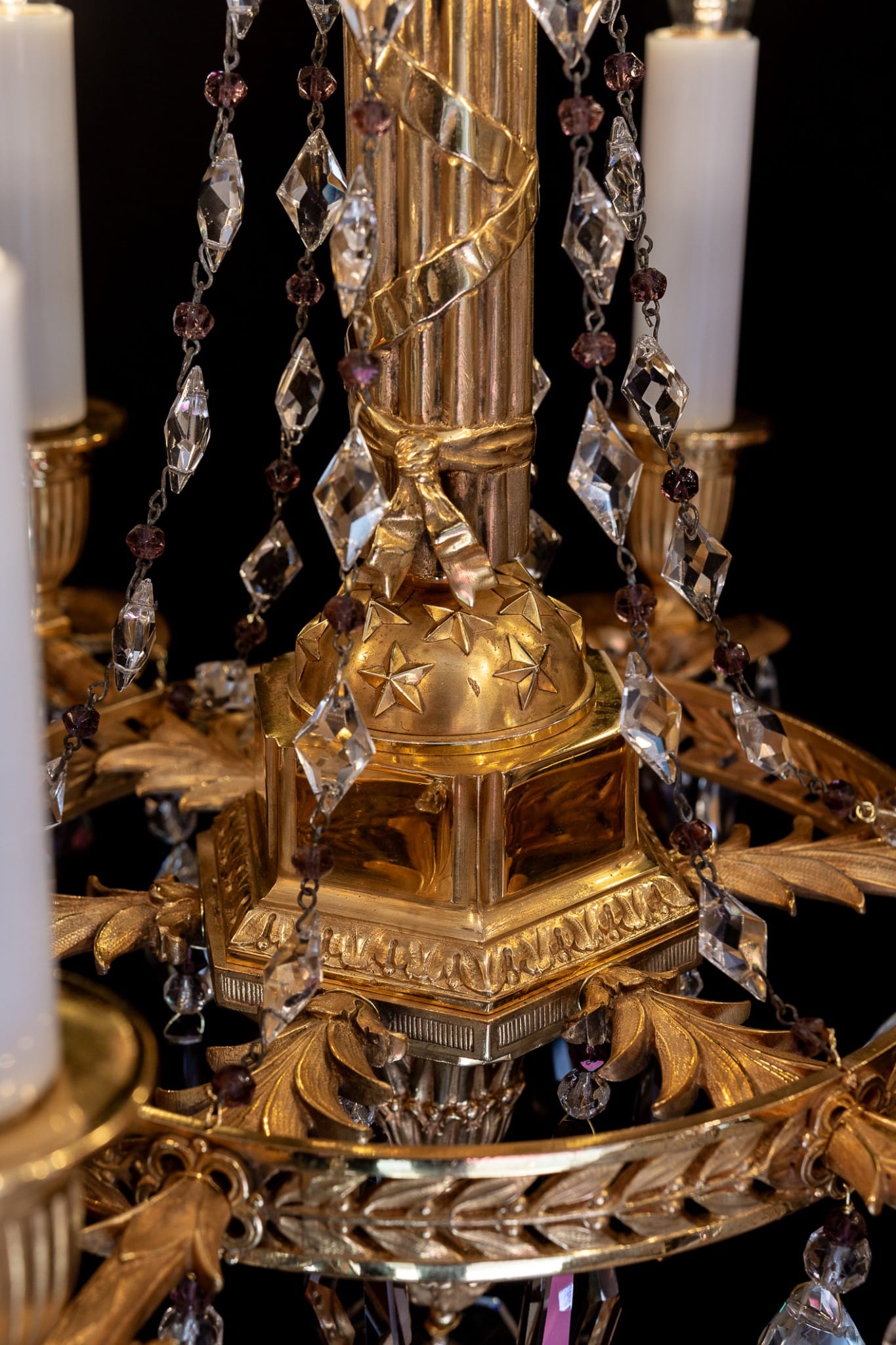 Lustre en bronze ciselé et doré aux Attributs Révolutionnaire XIXème siècle – Image 6